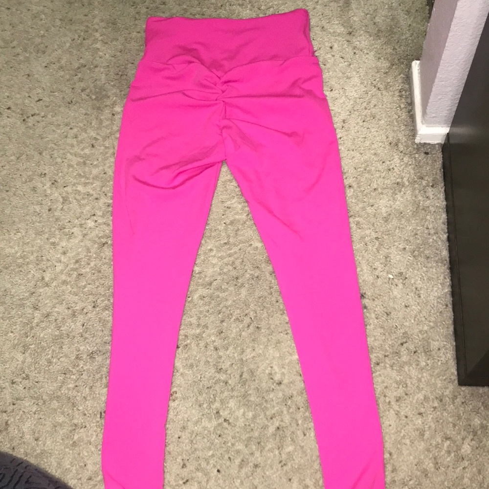 Yoga pants size small 92% polyester 8%spandex